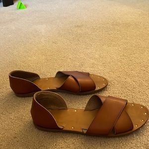 Tan strappy flat sandals